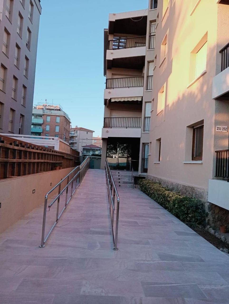 Espectaculares Vistas Al Mar En Segur De Calafell Apartment Bagian luar foto